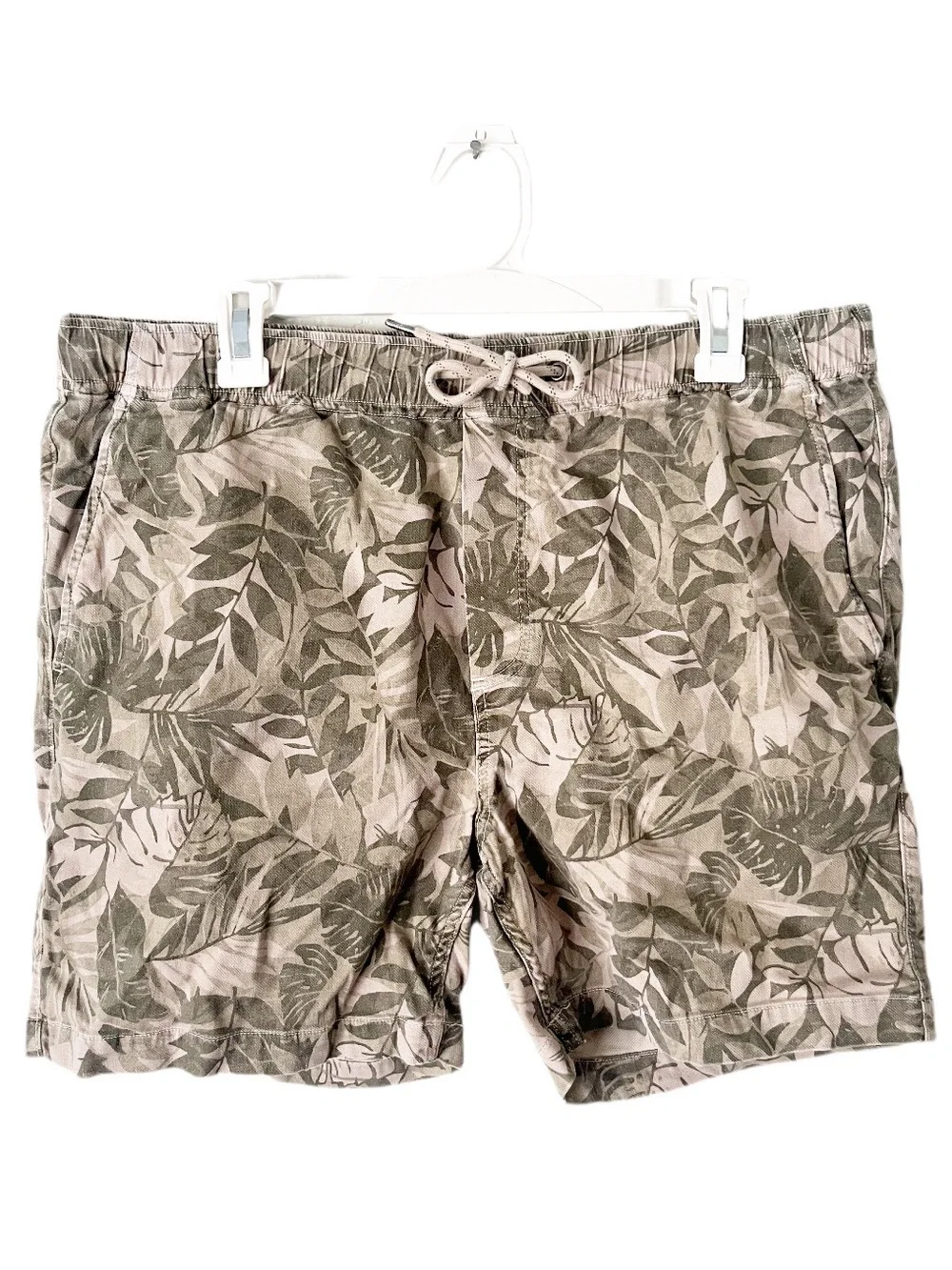 Faherty Printed Olive Jungle Essential Shorts Size XL Tropical‎ Summer Preppy